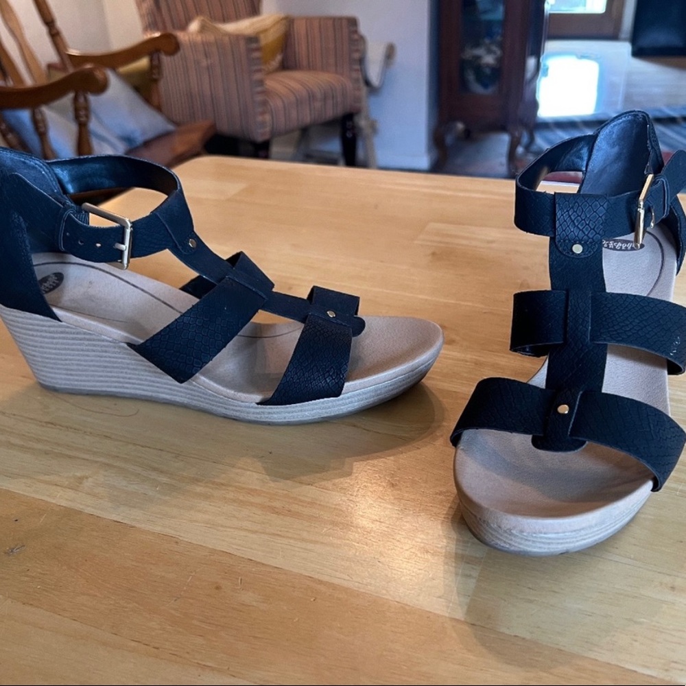 Dr. Scholl’s comfy strappy wedge heels